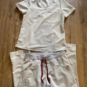 Cement gray small petite Figs scrub set